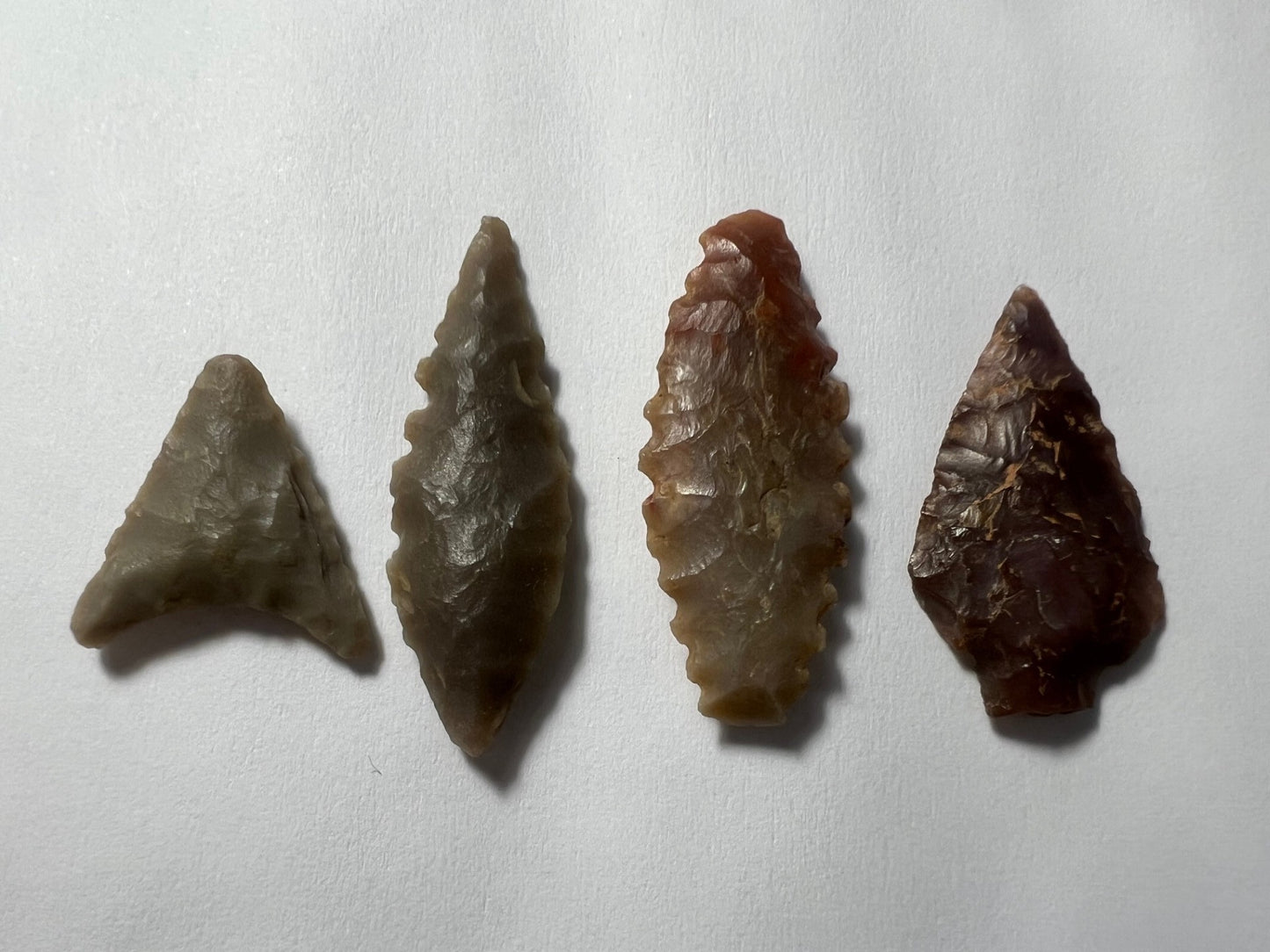 4x Stone Age Ancient Neolithic Stone Arrowheads in Display Case