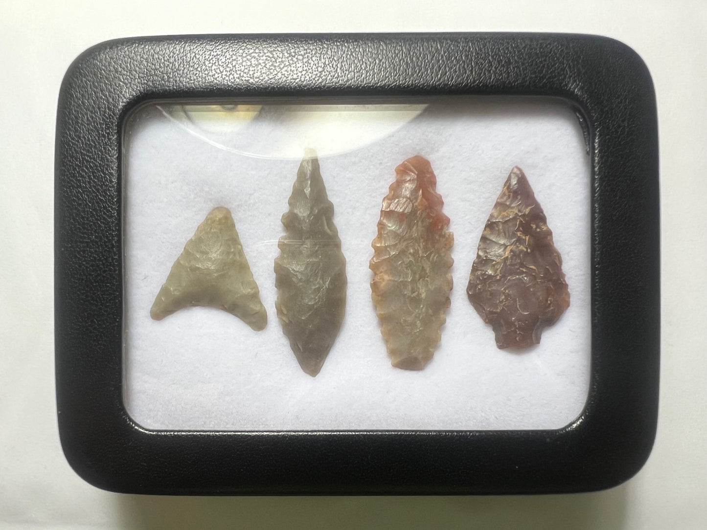 4x Stone Age Ancient Neolithic Stone Arrowheads in Display Case