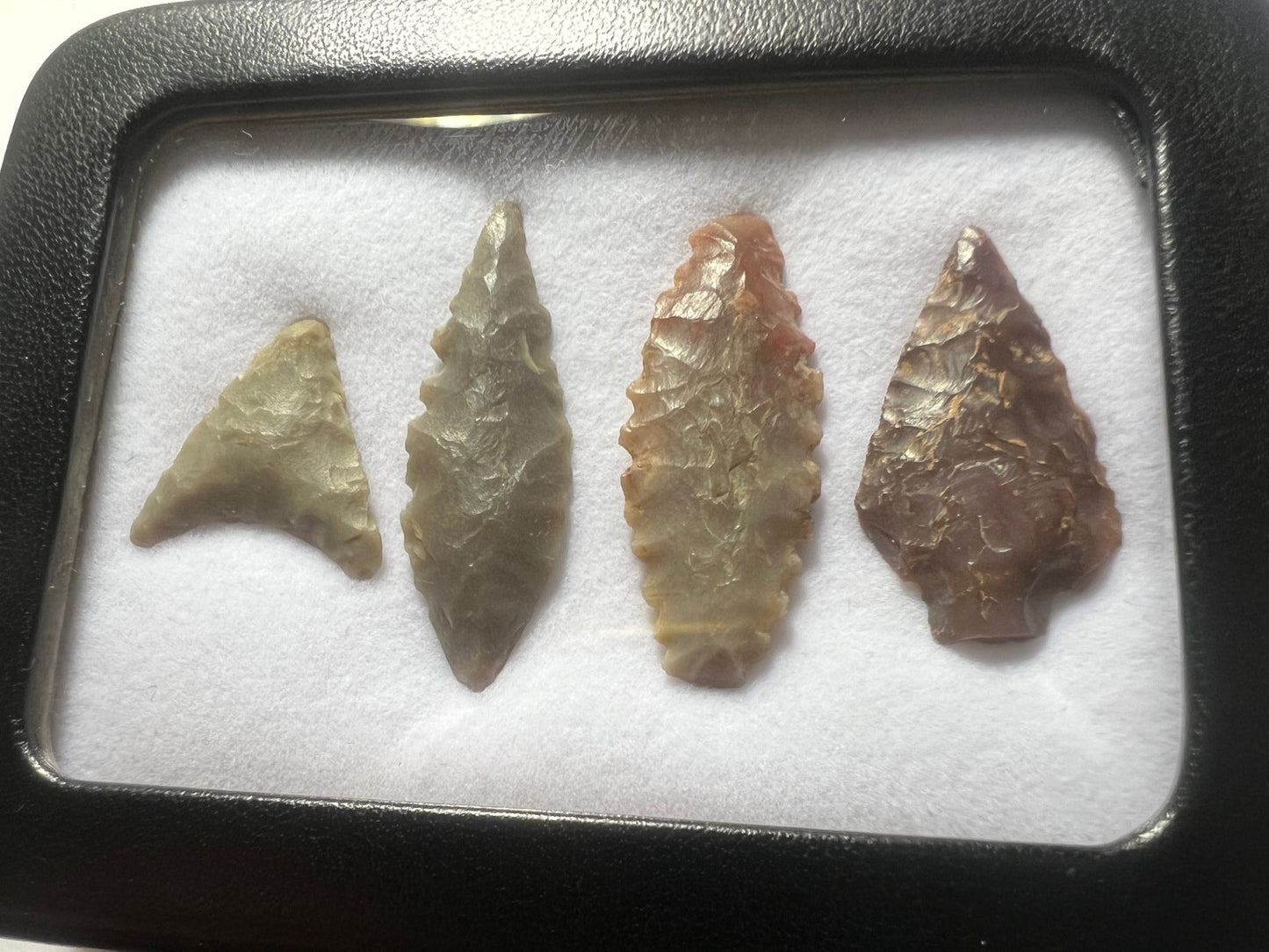 4x Stone Age Ancient Neolithic Stone Arrowheads in Display Case